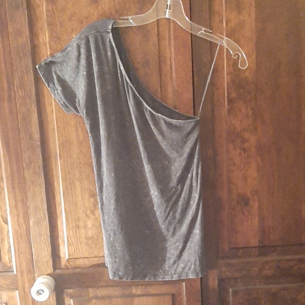 One sleeve gray top